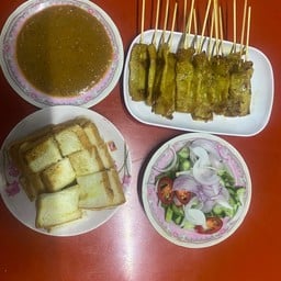 หมูสะเต๊ะ 40 ไม้แถมขนมปัง 4 แผ่น