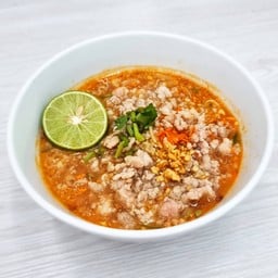 ก๋วยเตี๋ยว ต้มยำ หมูสับล้วน มะนาวสด