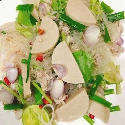 ยําวุ้นเส้นใส่หมูยอหมูสับ