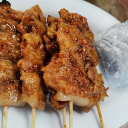 ชุดเล็ก หมูปิ้งแจ่วข้าวคั่ว 3 ไม้ ข้าวเหนียว 1