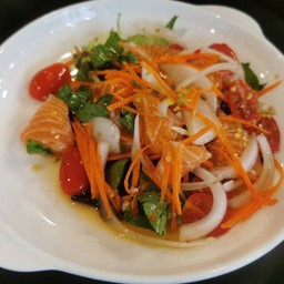 ยำแซลมอน