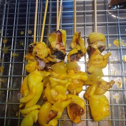 เนื้อปลาหมึกย่าง