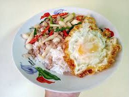 ผัดเห็ดชิเมจิราดข้าวไข่ดาว