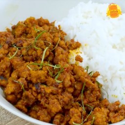 ข้าวคั่วกลิ้งหมูสับ+ไข่ดาว