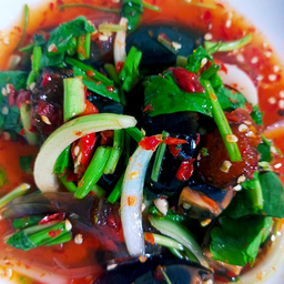 ยำไข่เยี่ยวม้า