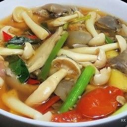 ต้มยำเห็ดน้ำใส