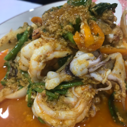 ผัดผงกะหรี่(กับข้าว)