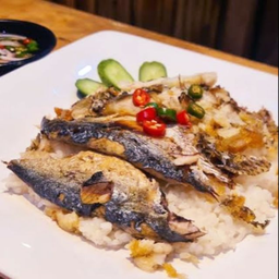 ข้าวปลาทูแกะ+น้ำจิ้มแจ่ว+ไข่ต้ม