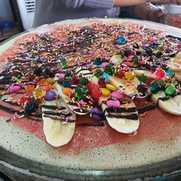 แยมสตรอเบอรี่ กล้วย M&M เยลลี่ เม็ดสายรุ้ง