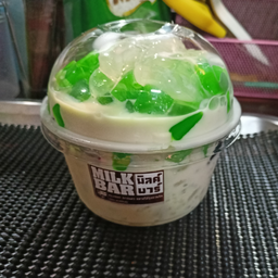 เฉาก๊วยนมสด