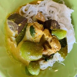 ขนมจีนน้ำยาเขียวหวานไก่