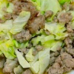 ผัดกะหล่ำปลีหมูสับ