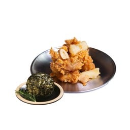 Korean Chicken Set 4 ข้าวปั้นสาหร่าย + ไก่ทอดการ์ลิค ไม่มีกระดูก 5 ชิ้น
