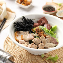 ต้มเลือดหมู  น้ำซุปรสเด็ด