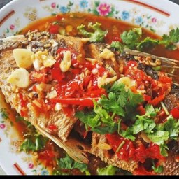 ปลากระพงราดพริก