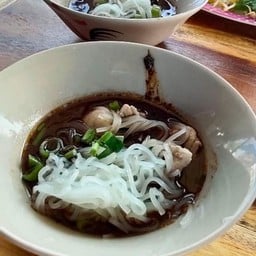 ร้านเตี๋ยวเรืออีเจ๊ บางกะดี่