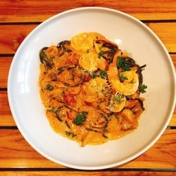 สปาเก็ตตี้เส้นดำโรเซ่กุ้ง(ครีมมะเขือเทศ)