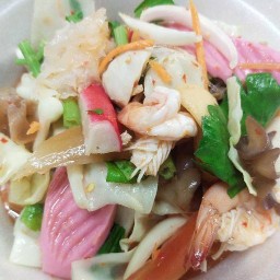 โคตรเยอะยำแซ่บ By Chomepu'