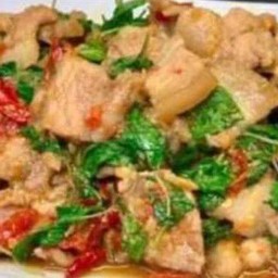 ข้าวกะเพราสามเกลอ