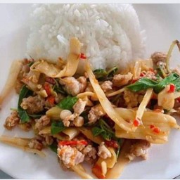 ข้าวคั่วหน่อไม้ดอง