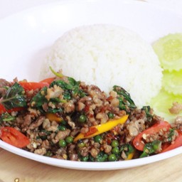 ข้าวกะเพราคั่วโบราณหมูสับ