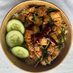 กะเพราหมูสามชั้น (กับข้าว)