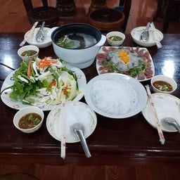 แหนมเนืองทูเฮือง ซ.แบริ่ง ตรงข้ามปั๊มน้ำมันบางจากซอยแบริ่ง20