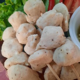 ลูกชิ้นเอ็นหมู+น้ำจิ้มซีฟู๊ด