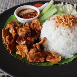 ข้าวหมูทอด