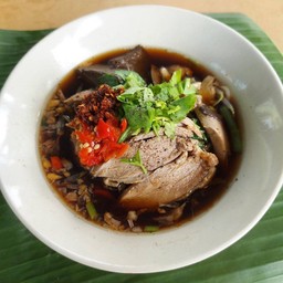 ก๋วยเตี๋ยวเป็ดพะโล้ ผญ.ใหญ่