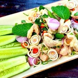 ยำตะไคร้คอหมูย่าง