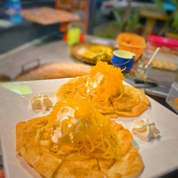 โรตีตบ วิปครีม ฝอยทอง