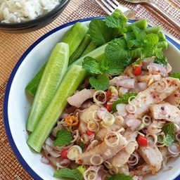 ข้าวสวย + ยำคอหมูย่าง