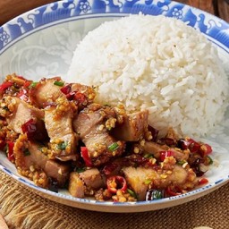 ข้าวพริกเกลือหมูกรอบ