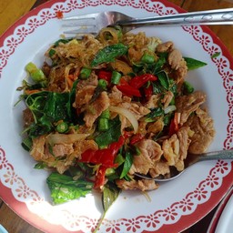 ผัดขี้เมาหมูหมึกกุ้งเนื้อ