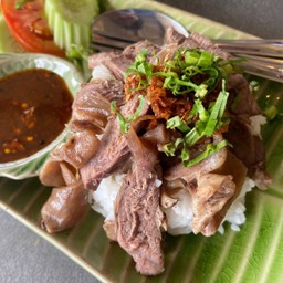 ข้าวหน้าหมูตุ๋น