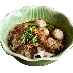 TSE4 น้ำตกหมูตุ๋น ใส่ตับ (หมูตุ๋น, ลูกชิ้น, หมูสด, ตับ) BRAISED PORK, PORK BALL, SLICED PORK AND LIVER