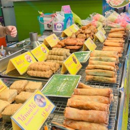 พ.รุ่งรัตน์ ปอเปี๊ยะทอด