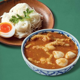 ขนมจีนน้ำยาป่า ตีนไก่ ลูกชิ้นปลา