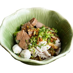 TSE11 แซ่บแห้งหมูตุ๋น ใส่ตับ (หมูตุ๋น, ลูกชิ้น, หมูสด, ตับ) BRAISED PORK, PORK BALL, SLICED PORK AND LIVER