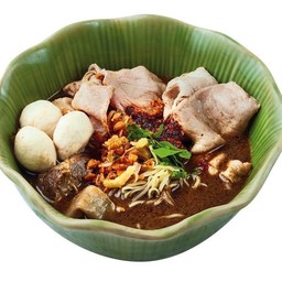 TSE7 น้ำตกหมูคุโรบูตะ รวมมิตร  (หมูคุโรบูตะสไลซ์, ลูกชิ้น, หมูตุ๋น) SLICED KUROBUTA PORK, PORK BALL, BRAISED PORK NOODLES WITH SPICY SOUP