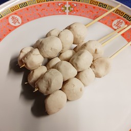 ลูกชิ้นหมูปิ้ง1ชุด 20 ลูก