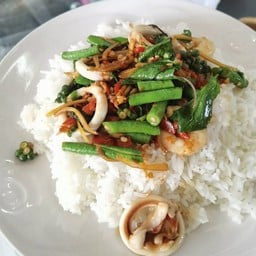 ร้านกินข้าว อาหารตามสั่ง ยำแซ่บ ตลาดบุญลือ พึ่งเฮง