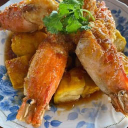 กุ้งใหญ่ราดซอสมะขามเต้าหู้ทอด