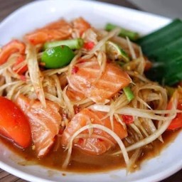 ส้มตำแซลม่อน