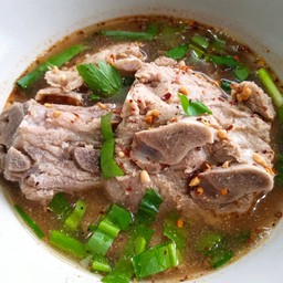 ซุปกระดูกหมูต้มยำ