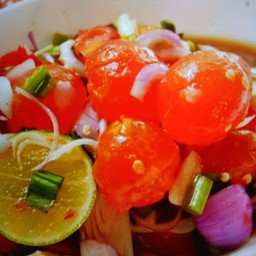 ยำไข่แดงเค็ม