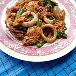 ผัดซีอิ๊ว  ทะเล