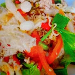 ยำมาม่า