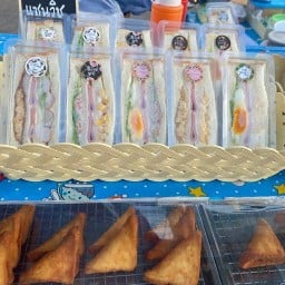 สายฝนแซนวิช